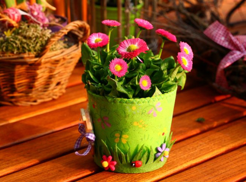 Jarná kvetinová dekorácia – rýchlo a lacno - fotografia č. 16